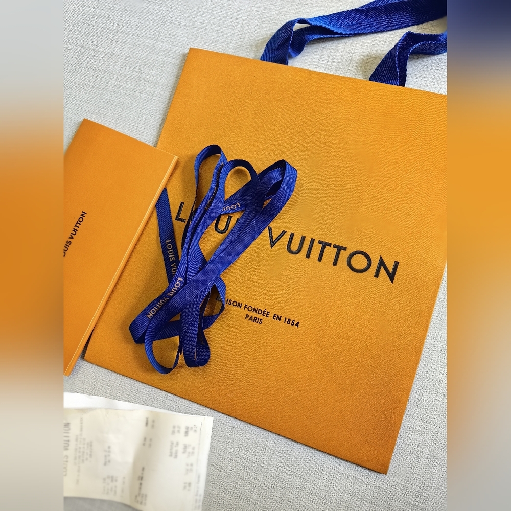 Louis Vuitton Black Key Pouch - Picture 13 of 13